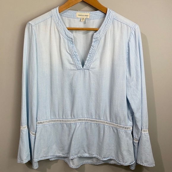 Cloth & Stone -‎ Anthropologie - Chambray V-neck Women's Shirt Blue Size Medium - Picture 1 of 11